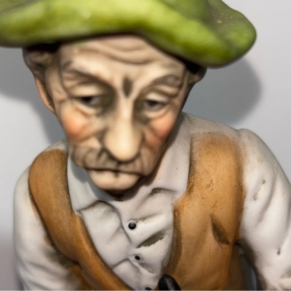 Vintage Figurine Set - Brown and Green Couple - Picture 3 of 13